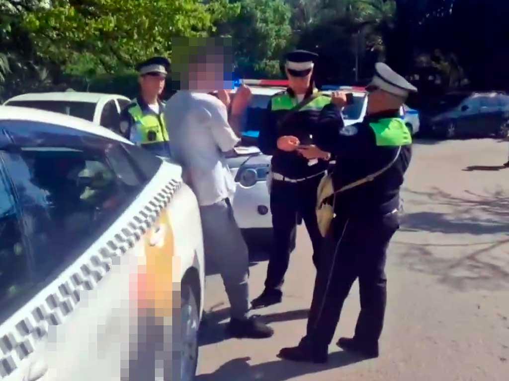 Пьяный таксист устроил гонку с полицией в Сочи