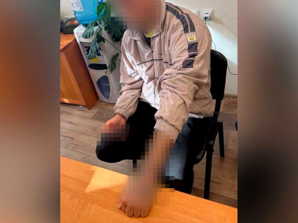 В Адлере задержали молодого мужчину с запрещенной татуировкой