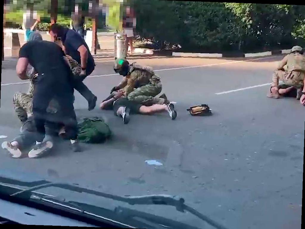 Жесткая задержка вербовщика террористов в аэропорту Сочи