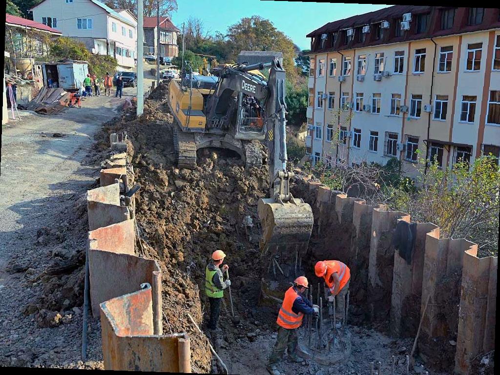 Капремонт оползневого участка возле аэропорта Сочи завершат весной 2026 года
