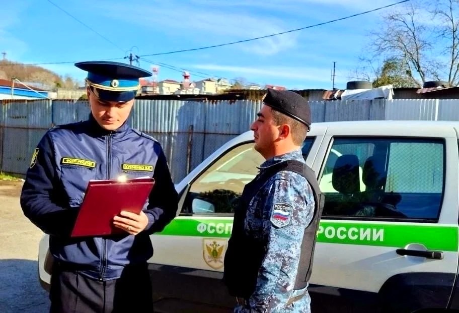 Собственница участка в Сочи снесла незаконно построенные объекты