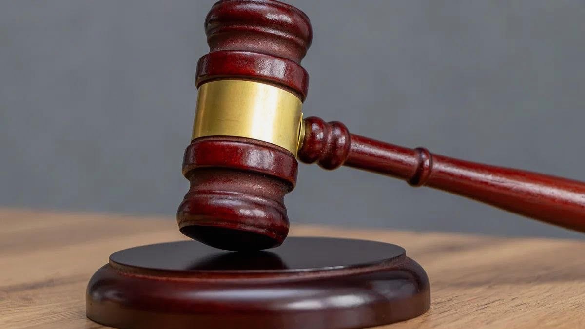 Суд в Сочи вновь рассматривает иск экс-депутата Юрия Напсо