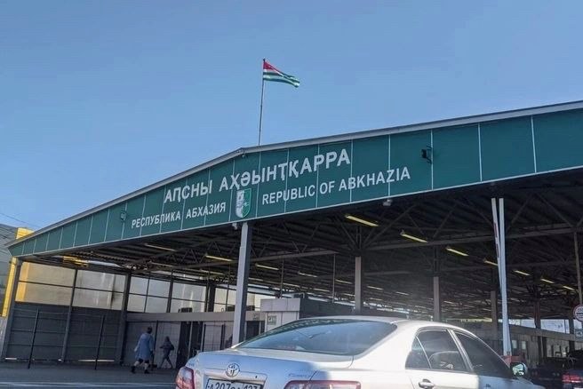 Очереди на границе с Абхазией увеличиваются, таможня предлагает альтернативы
